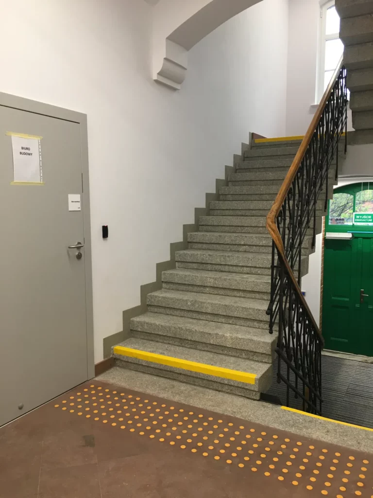 Chałubińskiego 7 we Wrocławiu